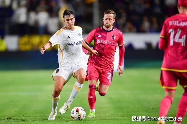 罗马诺：曼城青训队17岁小将正被多家俱乐部关注